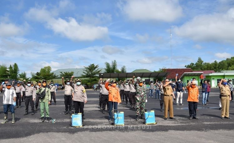 Apel besar Forkompimda Kabupaten Mesuji dalam rangka penyemprotan disinfektan. LAMPUNGPRO.CO